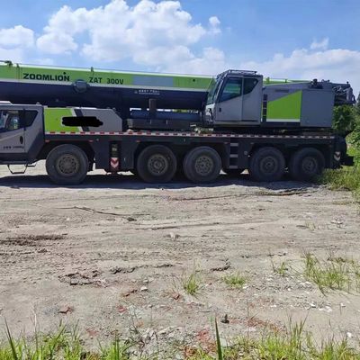 Used 130 Ton Zoomlion Mobile Crane Low Fuel Consumption Construction Truck with Essential Gear and Motor Pump Core Components