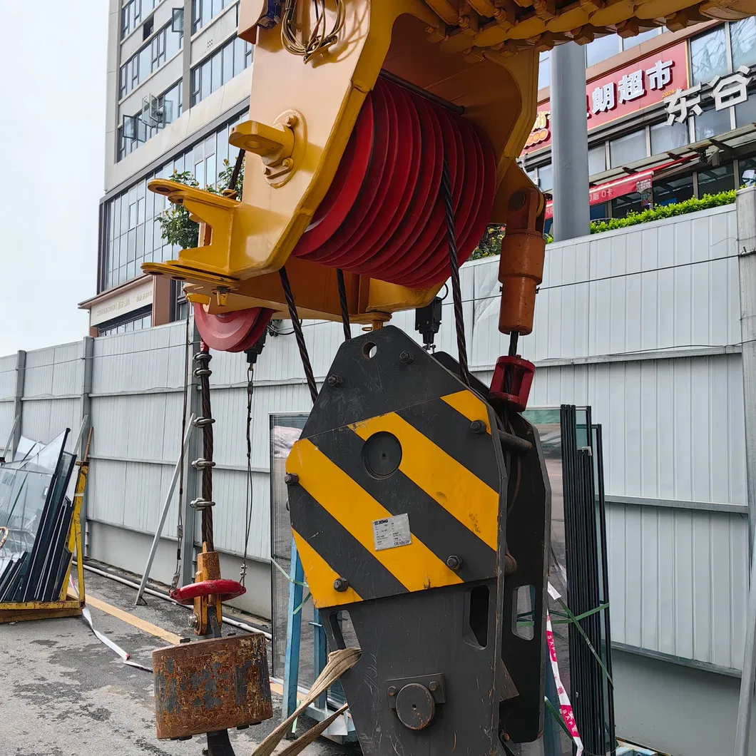 Xct100L7-1 High Quality 100 Ton Second Hand Mobile Telescopic Arm Truck Crane 4