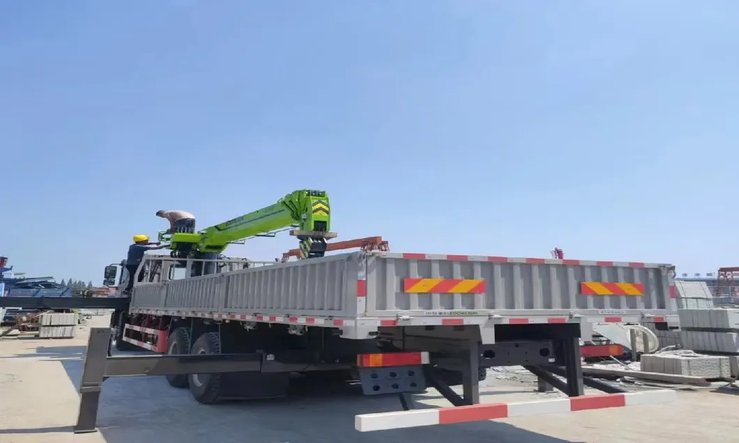 Reliable Used Truck Mounted Heavy Duty 12t Hydraulic Construction Crane 8