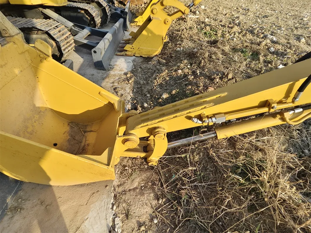 Second Hand Crawler Mini Excavator PC55 Digger Price Used Backhoe Excavator for Landscaping 2