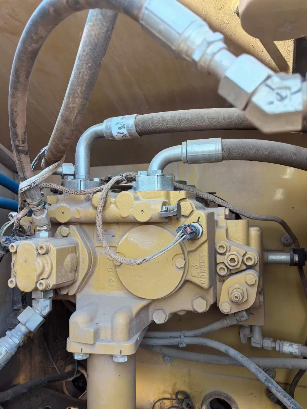 Verified Official Wholesale Used Cat 320 Excavator Original Japanese Engineering Construction Machine 1