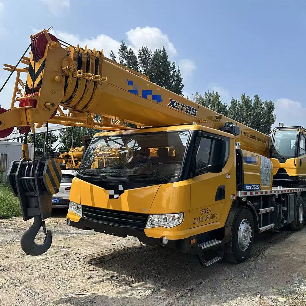 Chinese Factory 25ton Truck Crane Xct25 with Spare Parts Good Quality Crane 0