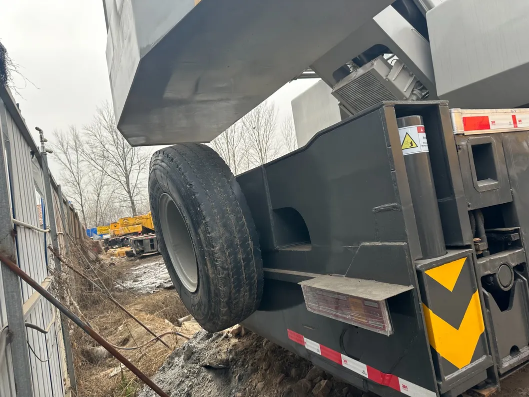 Popular Zoomlion 50 Ton Hydraulic Telescopic Boom Mobile Truck Crane Qy50 Qy50h for Sale 2