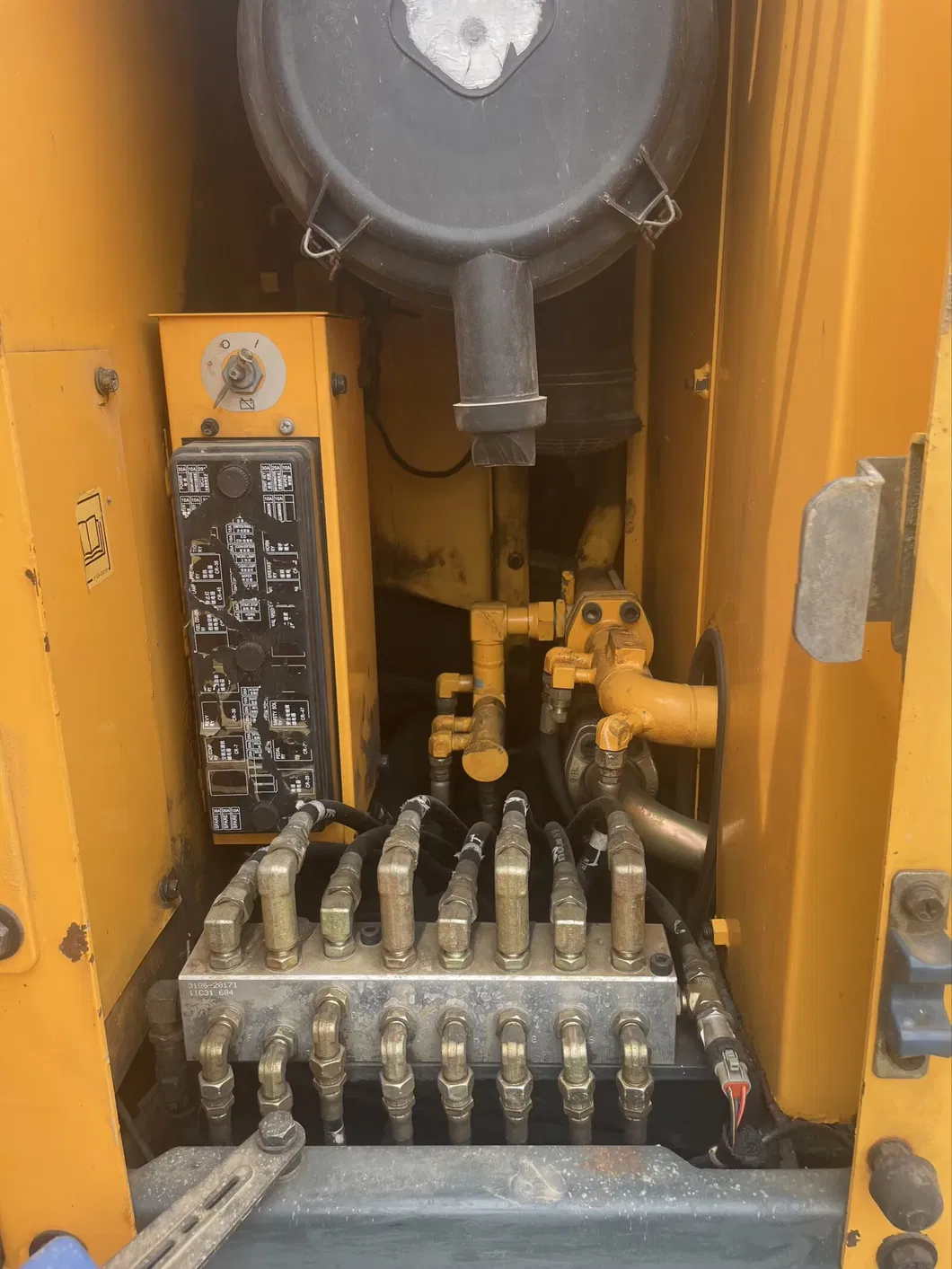 Original Hyundai 210W-9 Used Excavator 21ton Hyundai 210W-9 Used Wheel Excavator for Construction 5