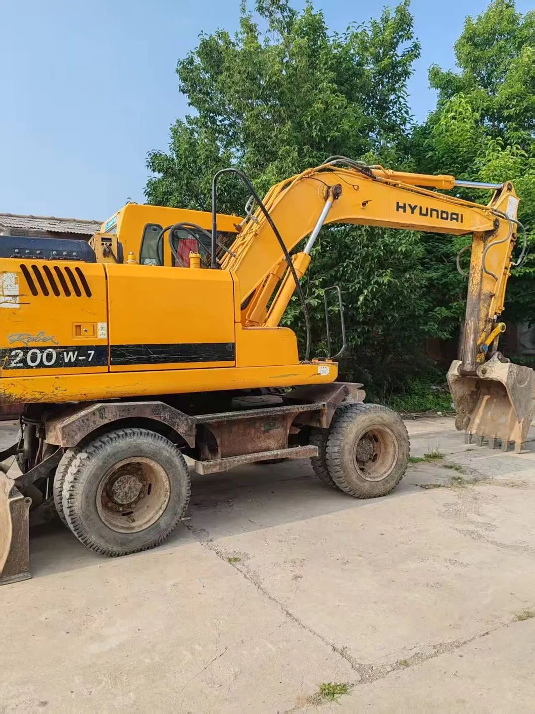 Hyundai 150W-7 Wheeled Excavator 15 Ton Wheel Used Construction Machinery Second Hand Cummins Engine of Excavator 2
