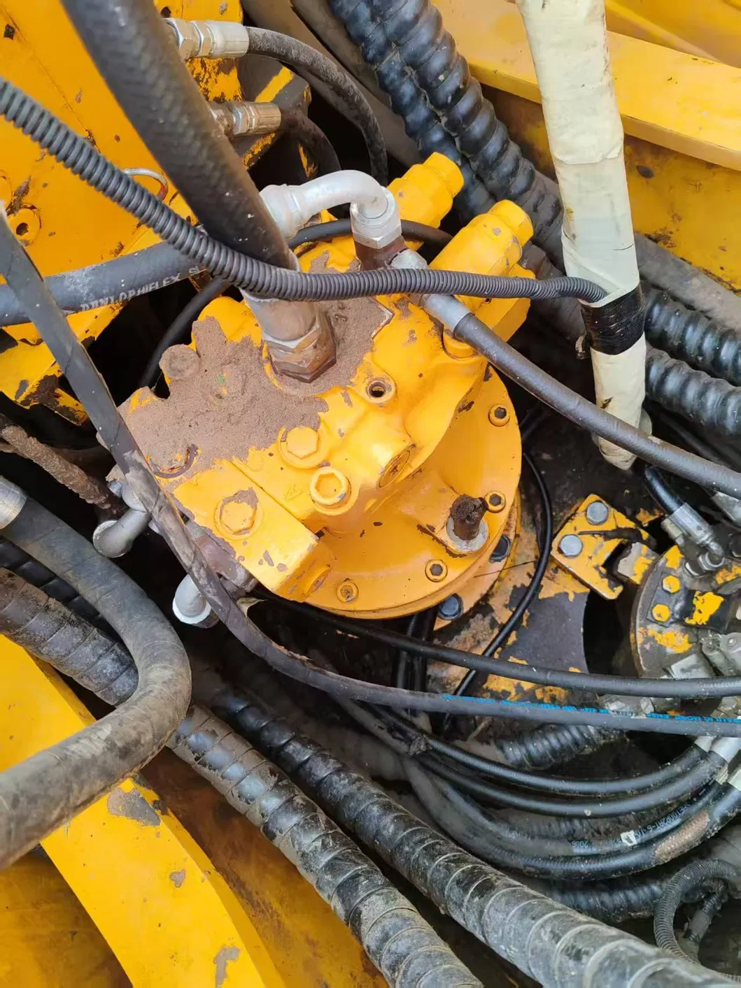 Hyundai 150W-7 Wheeled Excavator 15 Ton Wheel Used Construction Machinery Second Hand Cummins Engine of Excavator 1