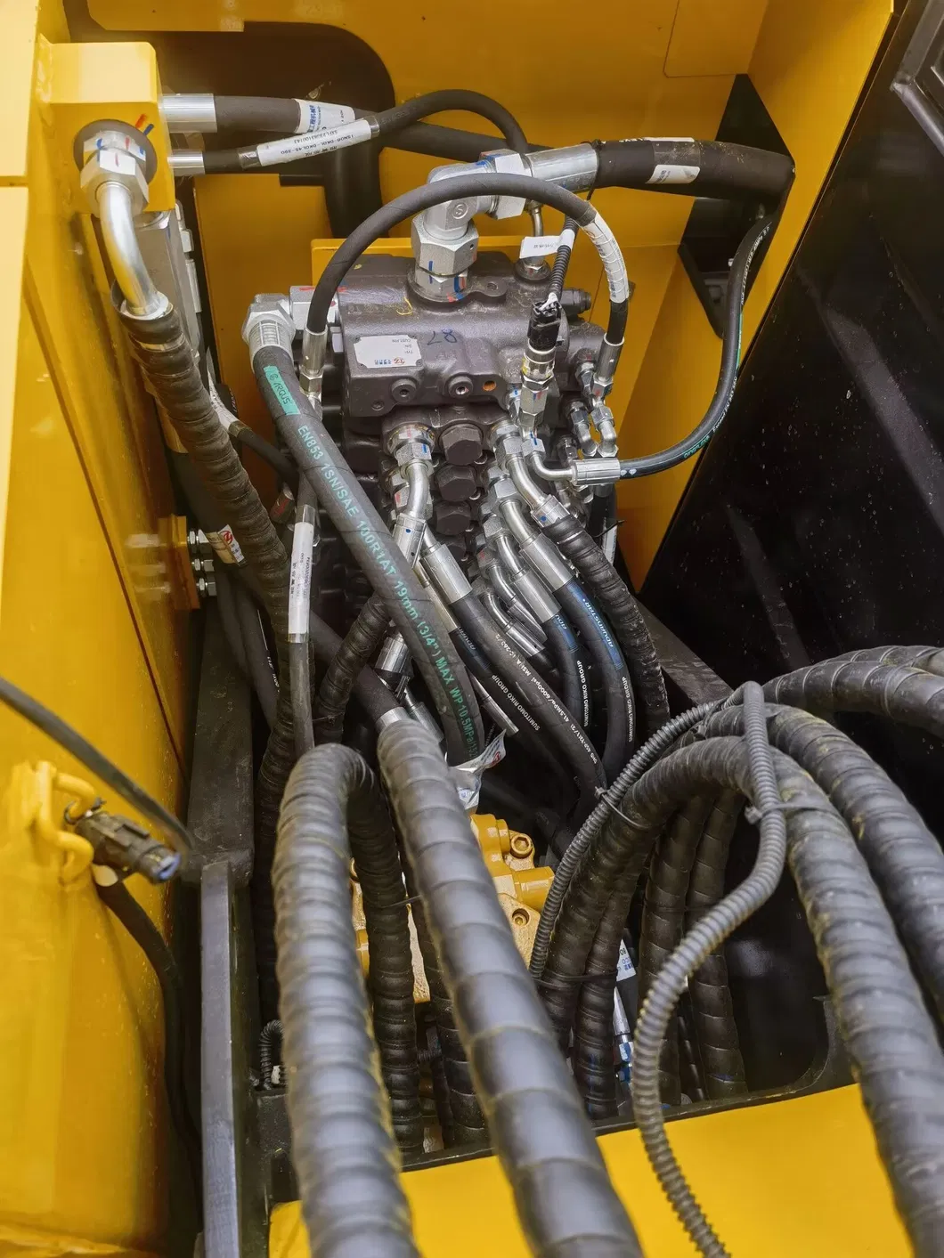 Used Good Condition Mini Small Excavator Tzco 80 with High Quality Digger Crawler Excavator for Sale 4