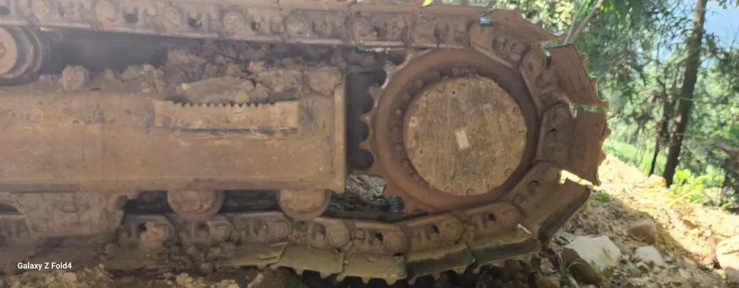 Excellent Condition Used Poclain Hyundai Excavator 110 210 215 220 305 305-9 320-7 Original From Korea Distributor for Sale 2
