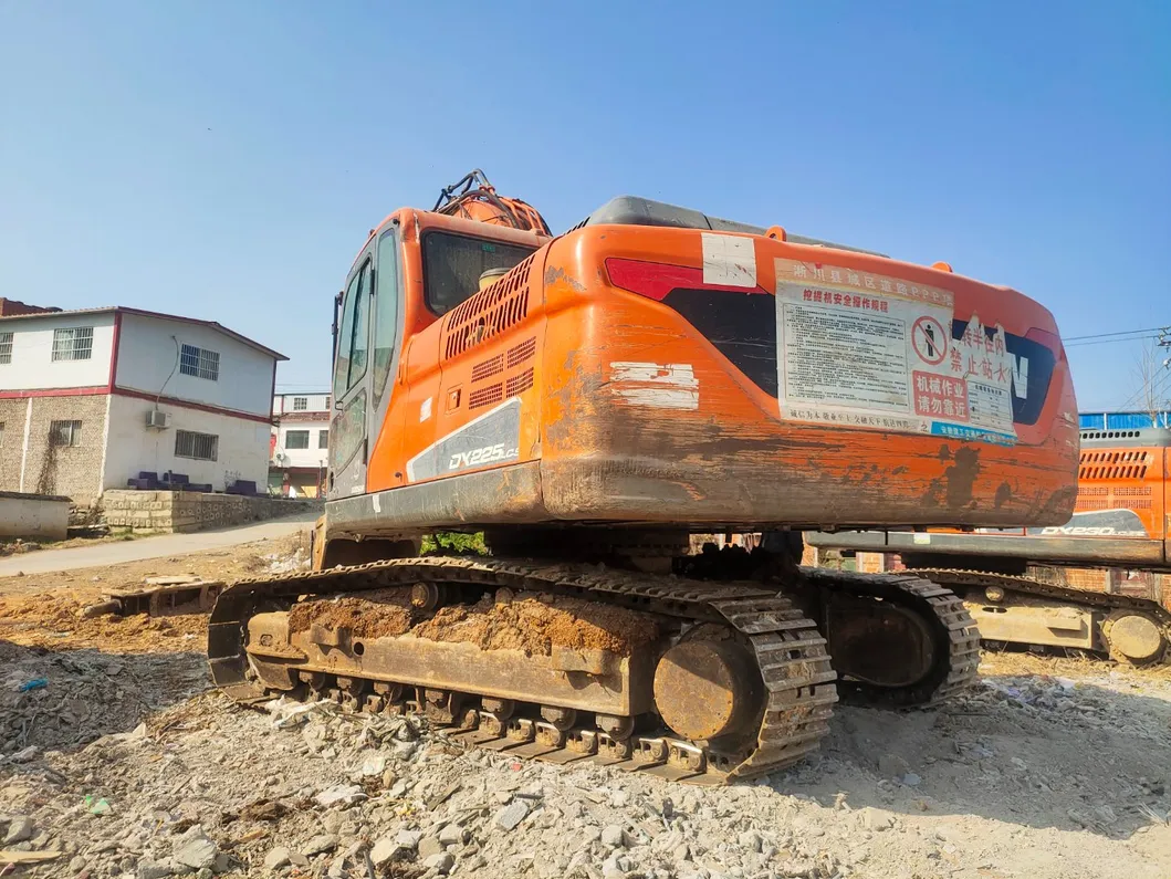 Less Hour Cheap Used 21ton Doosan Crawler Excavator Machine Second Hand Imported Dx215 220 225 Excavator for Sale 4
