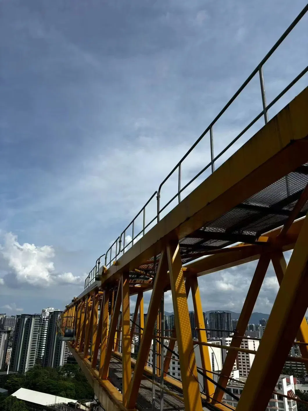 Mobile Lifting Tower 25t Lifting Cpacity Zoomlion D1200-64 Cranes for High-Rise Buildings 2
