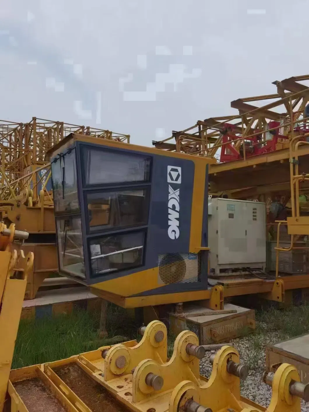 Urban Infrastructure Projects Pre-Owned Zoomlion Wa6015-8A Lifting Crane Precise Operation 1