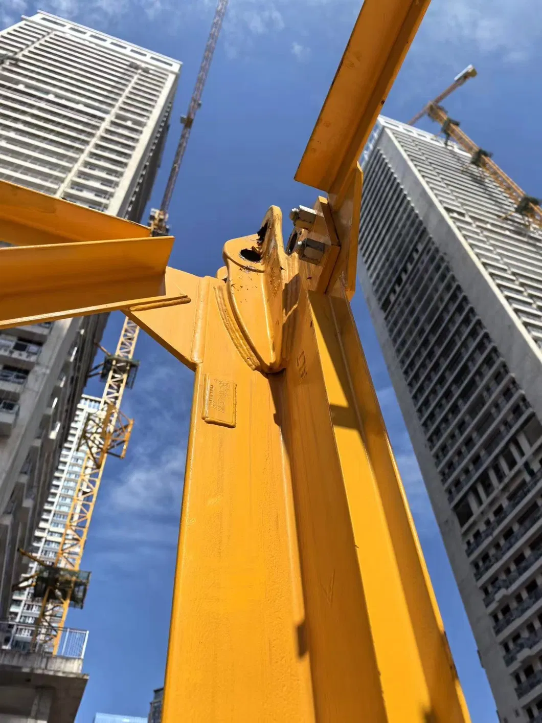 Urban Infrastructure Projects Pre-Owned Zoomlion Wa6015-8A Lifting Crane Precise Operation 3
