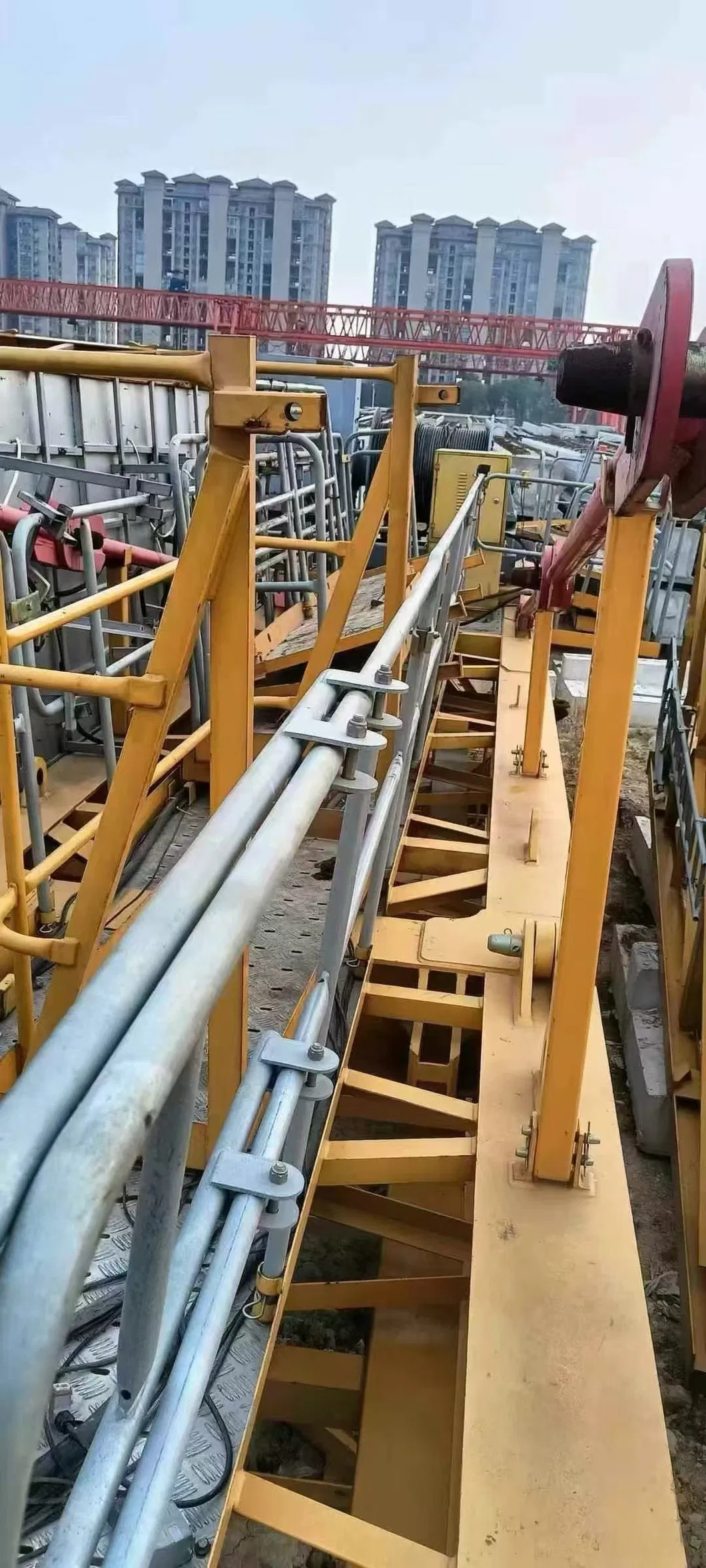 Advanced Safety 7527-18 Pre-Owned Tower Cranes with Cutting-Edge Technology 3