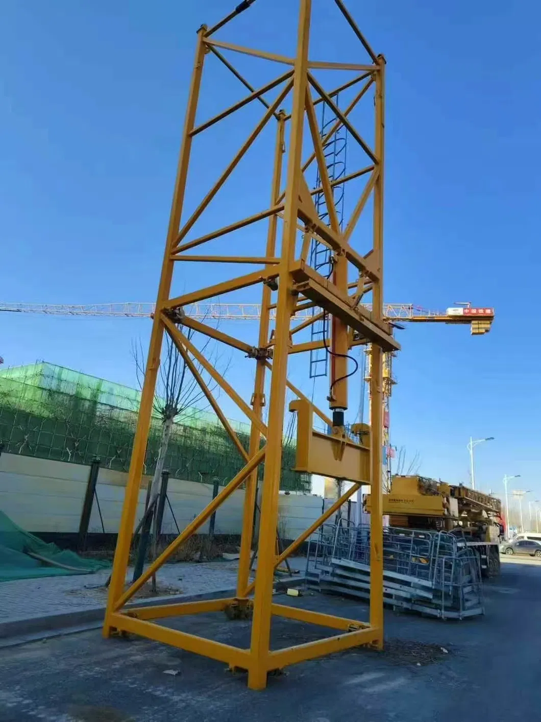 Electric Drive System Second-Hand Tower Crane Zoomlion R335-20 with Low Energy Consumption 0