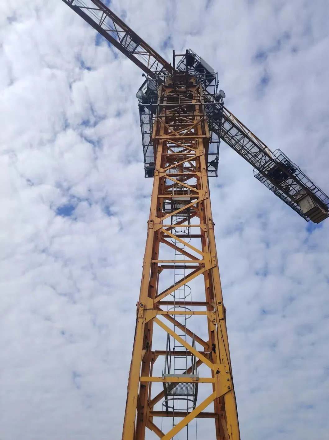 12 Tons Exceptional Lifting Capacity Hydraulic Cranes Zoomlion 7020-12 with 70m Wide Working Radius 0