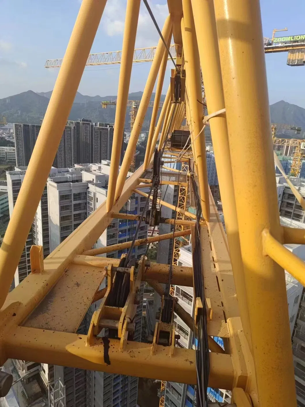 Construction Tower Crane Zoomlion 7020-12 for Large-Scale Construction Building Projects 0