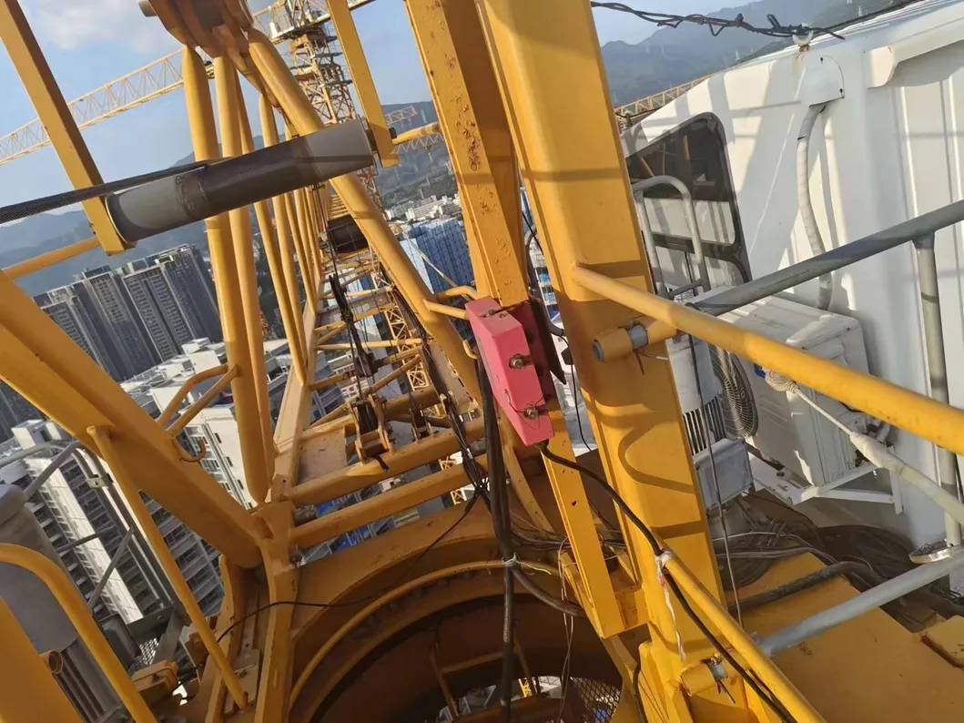 Reliable Stability Used Crane Zoomlion 7020-12 for Large-Scale Construction Building Projects 1