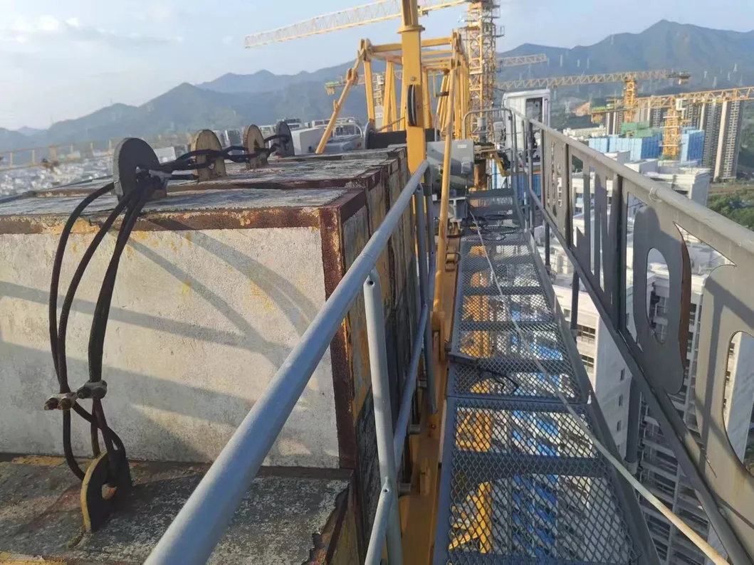 Reliable Stability Used Crane Zoomlion 7020-12 for Large-Scale Construction Building Projects 4