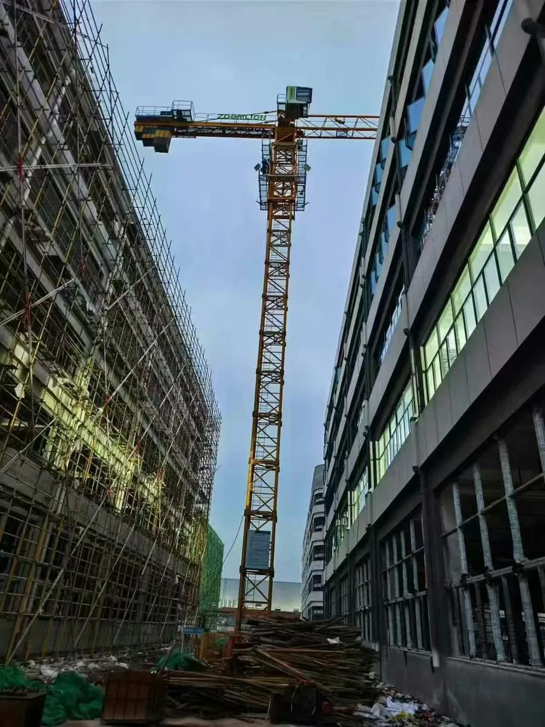 Used Zoomlion 6012 Tower Crane Reliable Lifting Power for Large-Scale Projects 0
