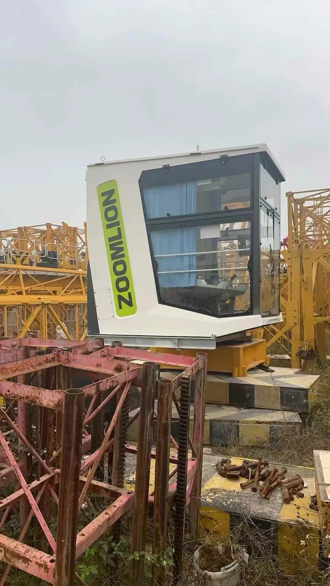 200m High Lifting Height Zoomlion Zoomlion 6015-8 Tower Crane Industrial Lifting Equipment 3