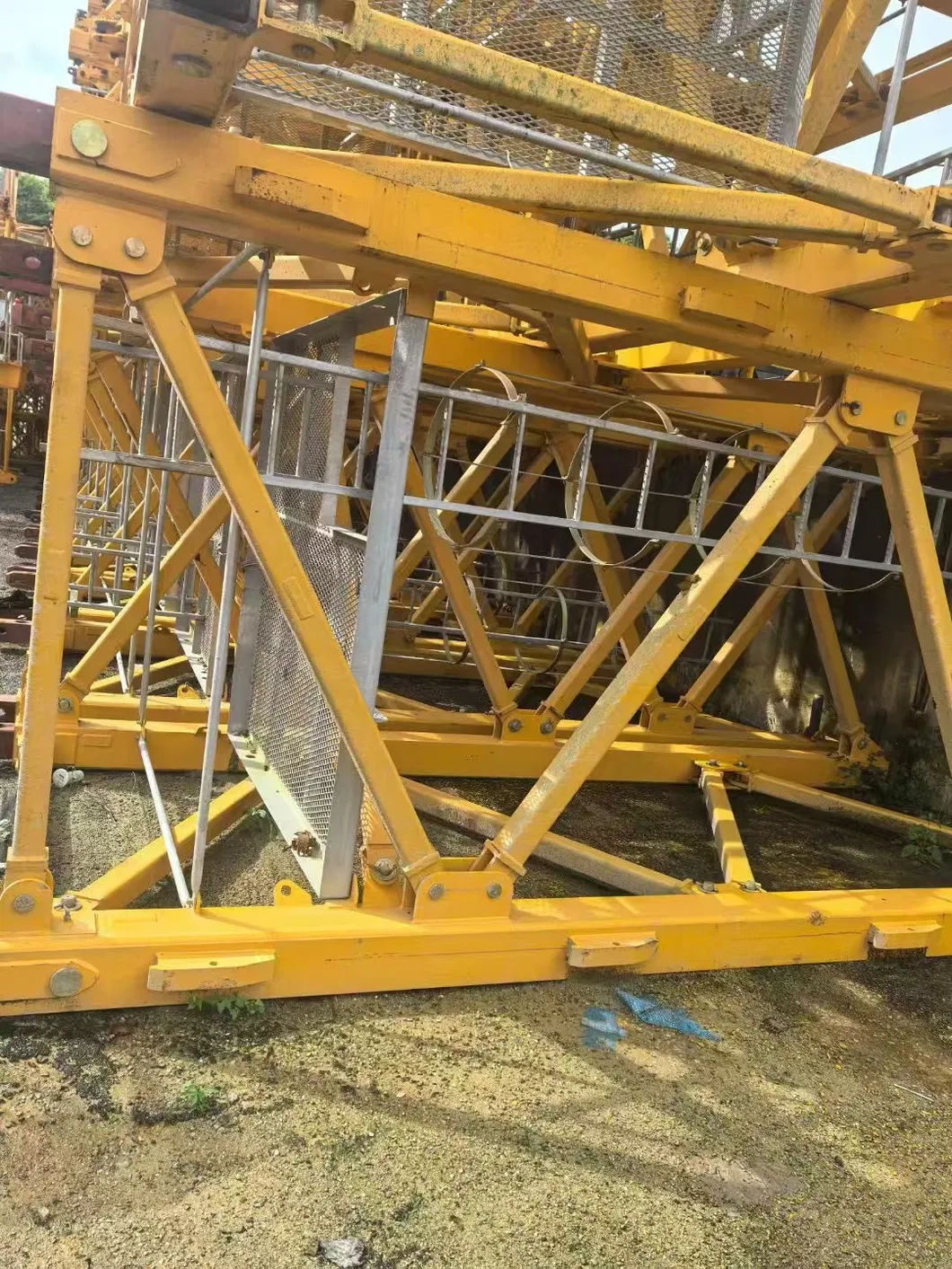 Fast and Stable Zoomlion W450 Tower Crane for Large Construction Projects 1
