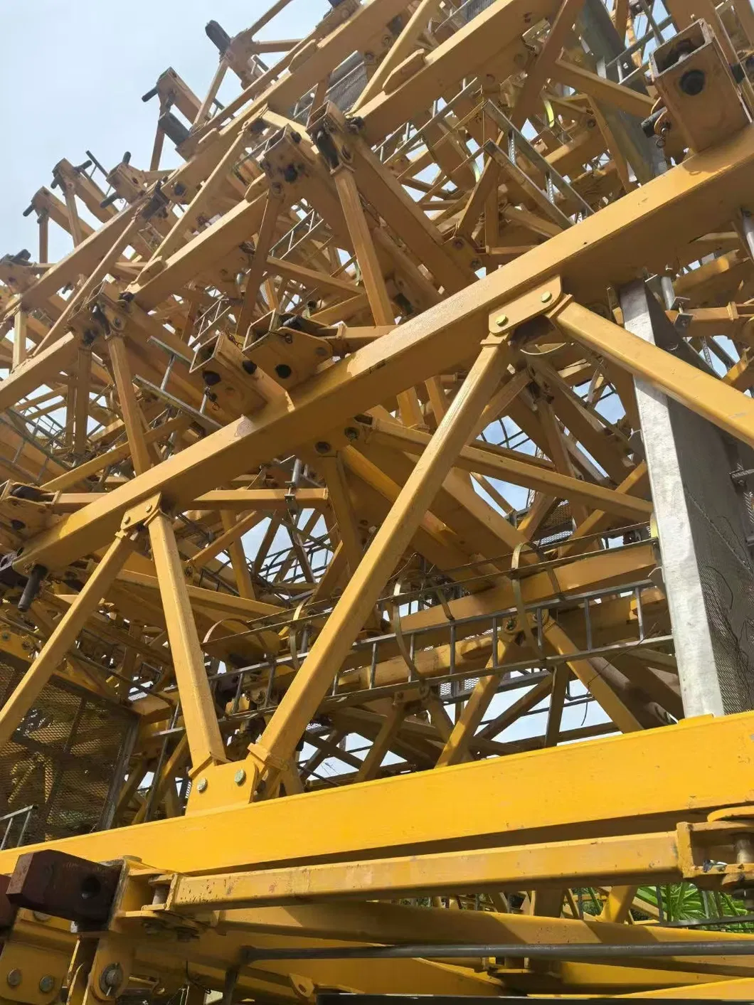 Fast and Stable Zoomlion W450 Tower Crane for Large Construction Projects 2
