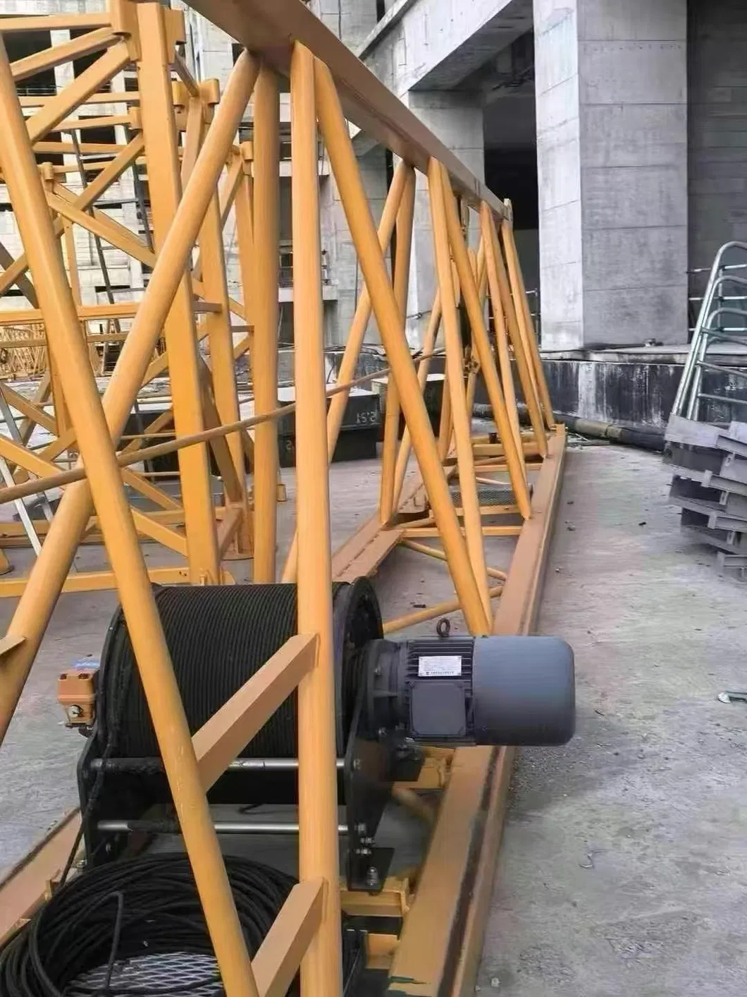Heavy-Duty Lifting Power Zoomlion 6515-10 Tower Crane Hoisting Equipment with Wide Lifting Range 2