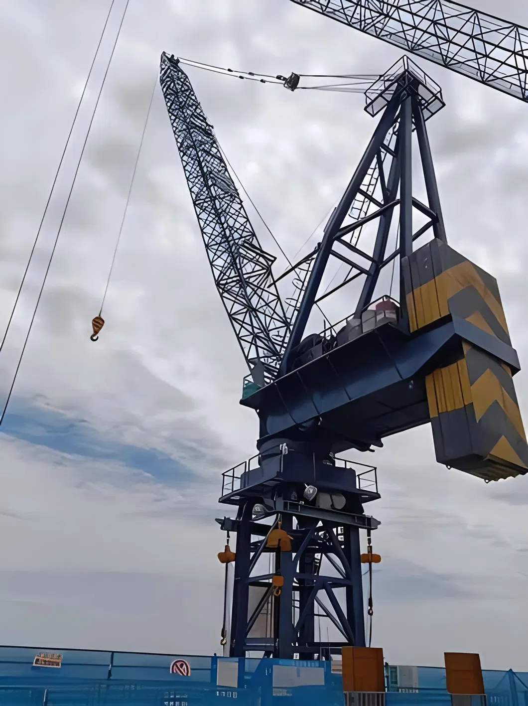 The Second Used 5610 6t China Factory Qtp Series 80 China Cheap Price Static Tower Crane Zoomlion 0