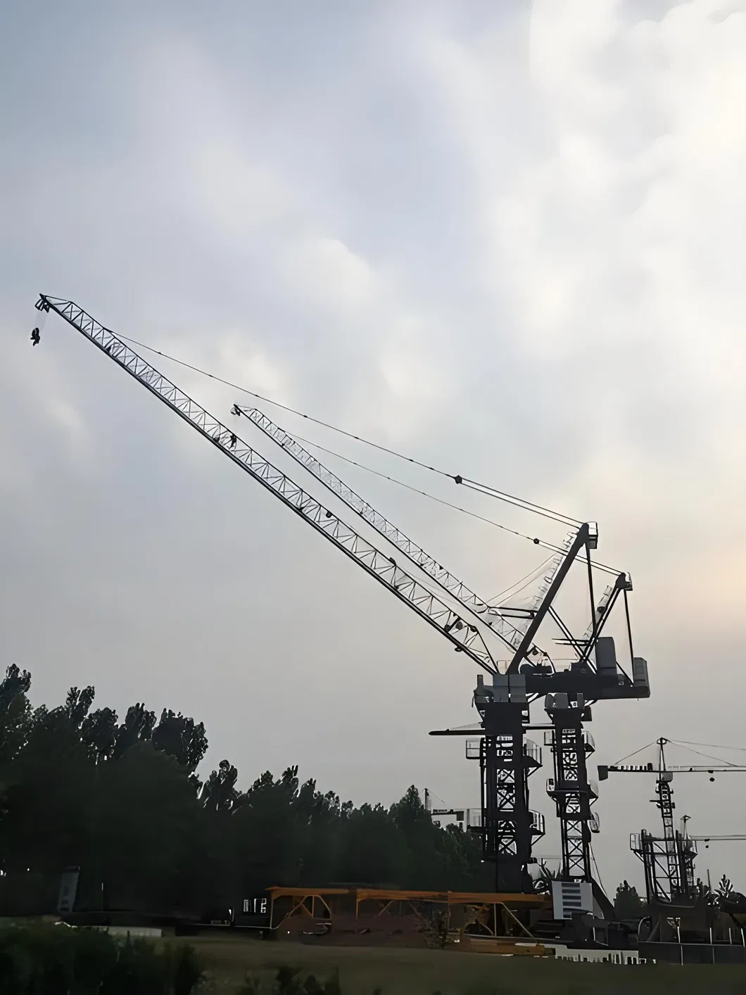 The Second Used 5610 6t China Factory Qtp Series 80 China Cheap Price Static Tower Crane Zoomlion 2