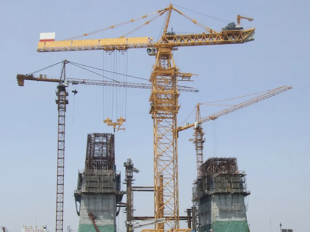 Zoomlion Brand 8t Mobile Tower Crane with Cabin 1