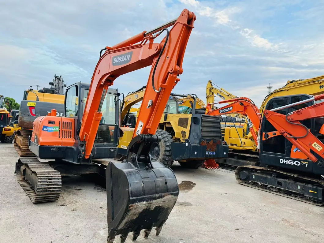 Korea High-Quality Dx60 Used Doosan Excavator Crawler Hydraulic Excavator for Hot Sale 2