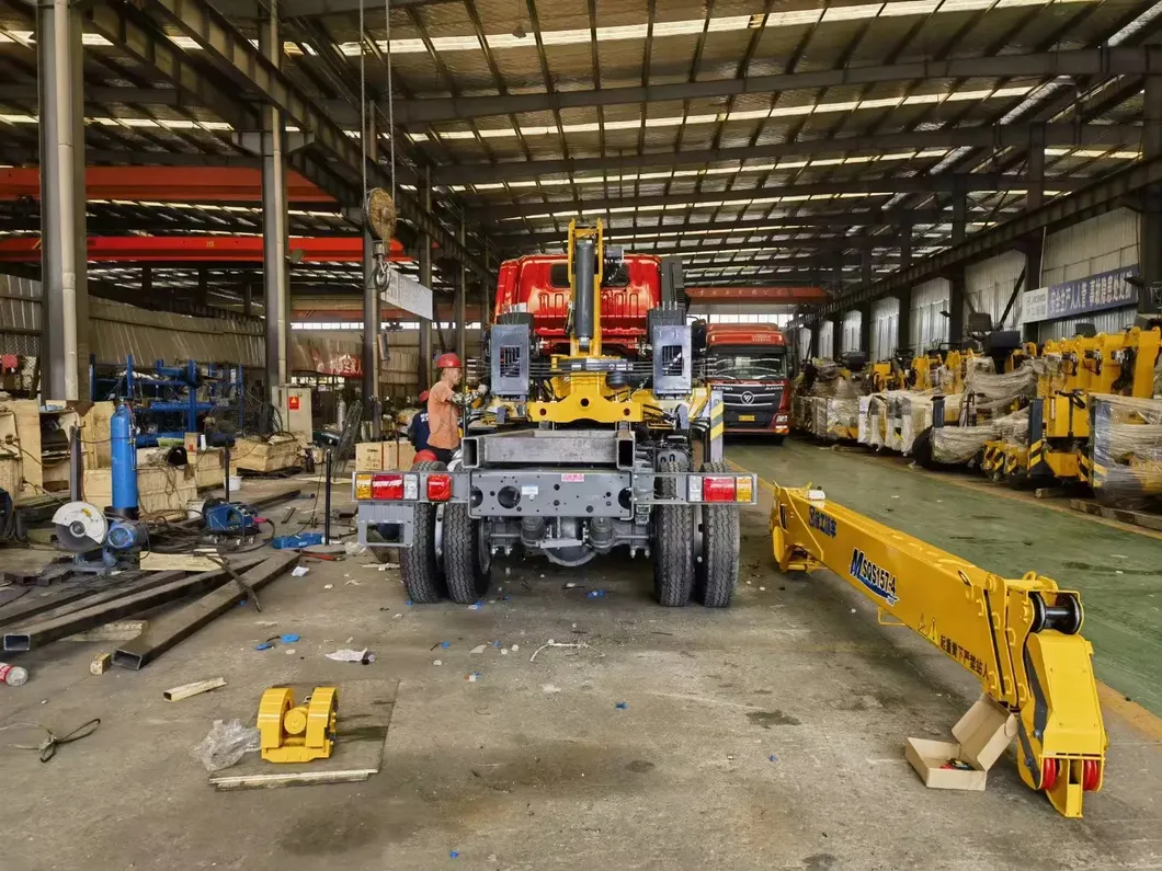 Supply Chain HOWO Lorry Mounted Straight Boom Logistics Crane for Sale 3