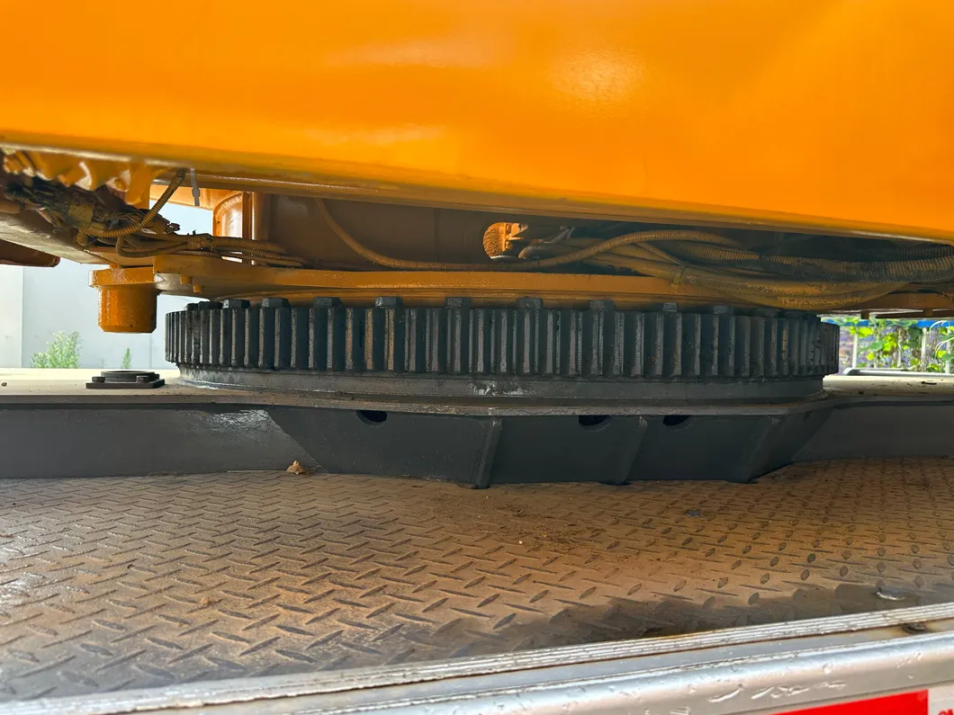 Second Hand Original Qy30K Mobile Crane Good Condition 30 Ton Used Truck Crane 4