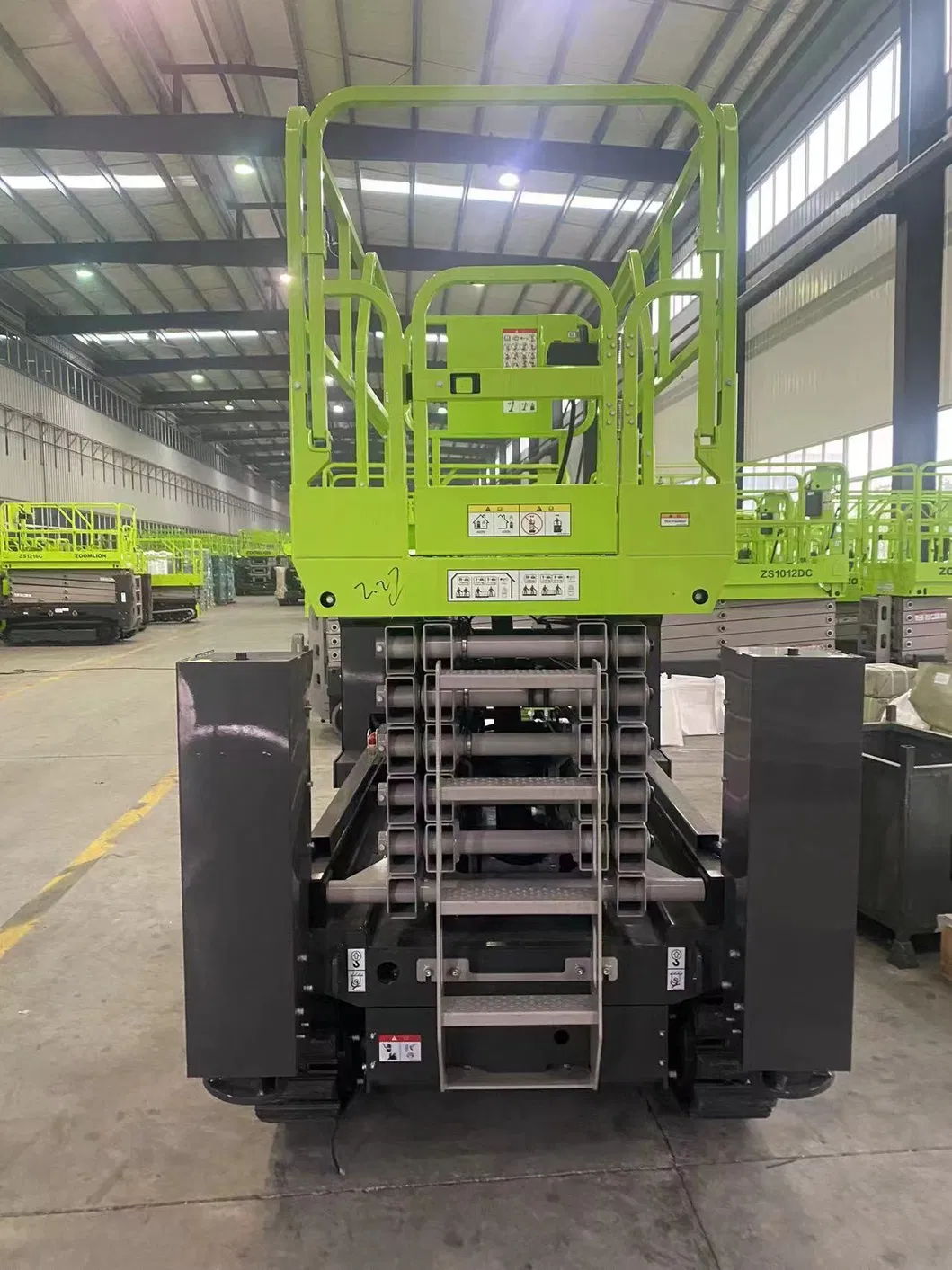 Zoomlion 13.8m Mobile Scissor Lift Zs1216c Aerial Work Platform for Sale 2